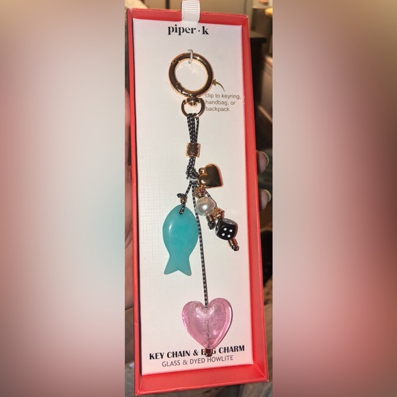 Betsey Johnson Accessories - PIPER K Sea Ocean Life Love Glass &
Howlite Multiple Charm Bag Keychain NEW NWT
